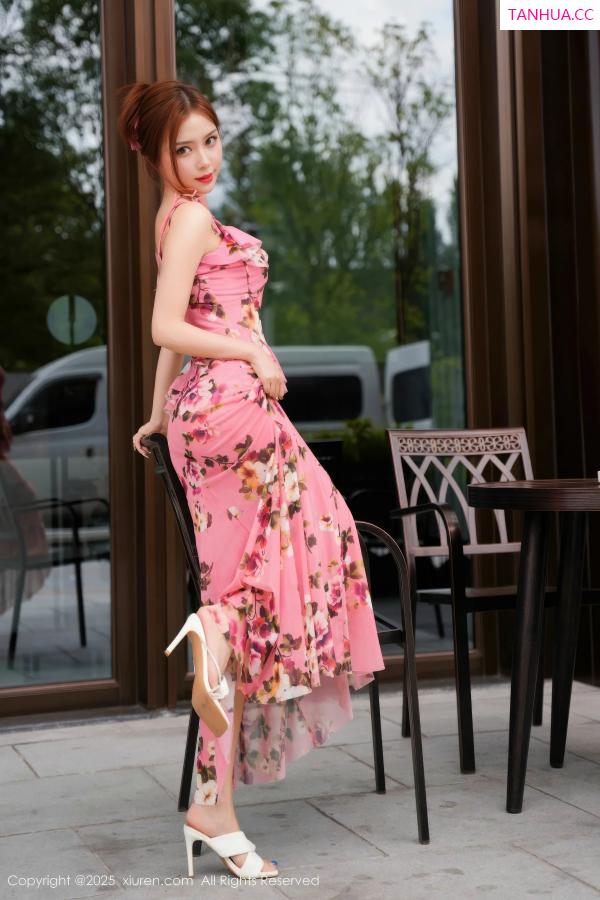   [XiuRen]高清写真图 2025.11.06 No.10954 白芷yy 紫色内衣第4张图片